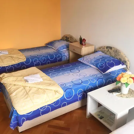 Apartman Centar شقة *